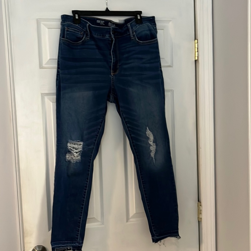 Women’s distressed high rise jegging jeans